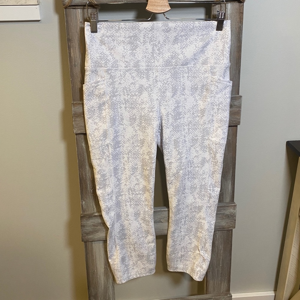 RBX Active Women’s Ankle White + Grey Snake Printed Leggings | Size XL